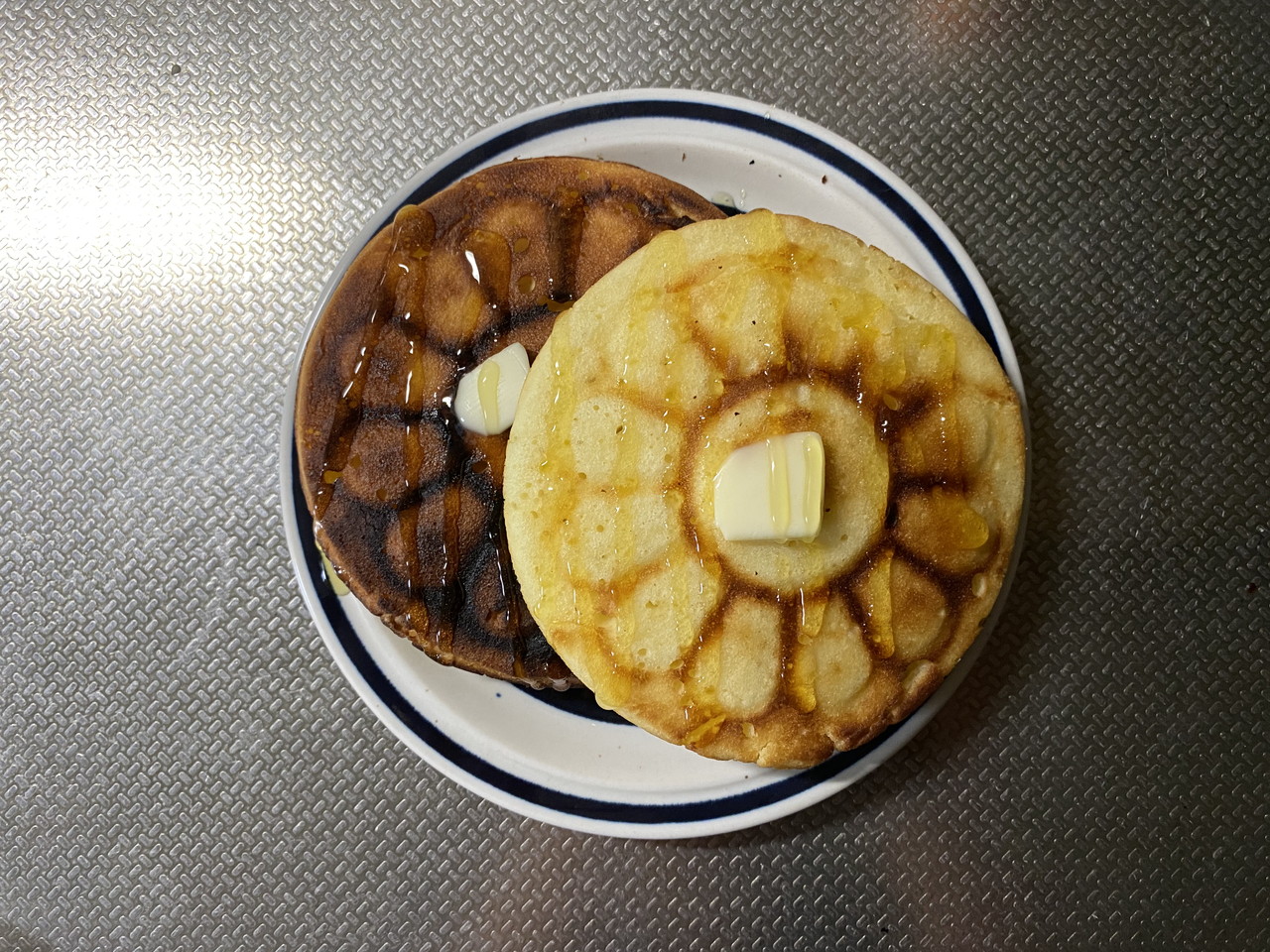 村上隆さんプロデュースのフライパンでパンケーキを作ってみました