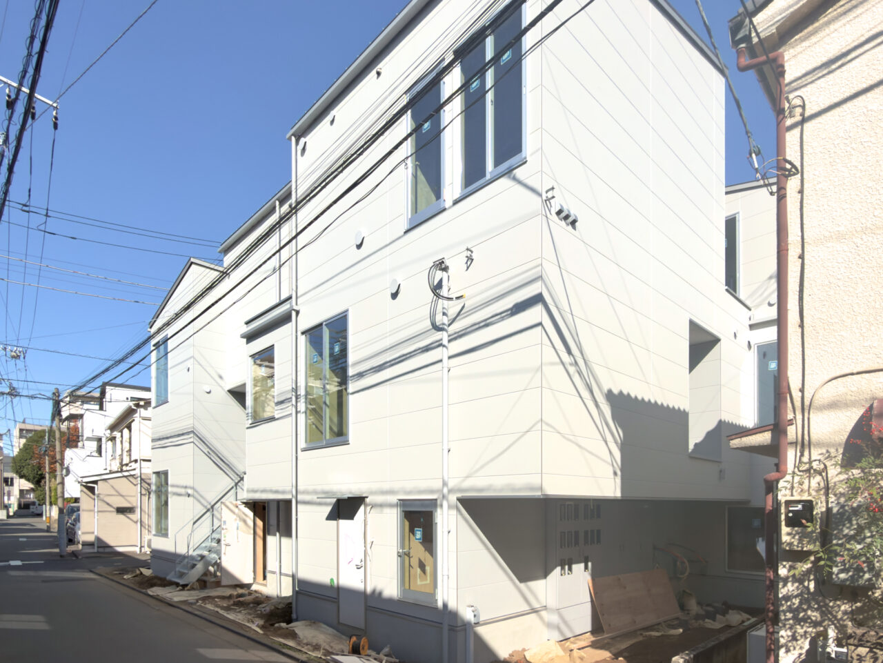 西側道路から